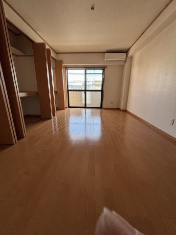 アーバンエルの洋室|ゆったりした洋室です