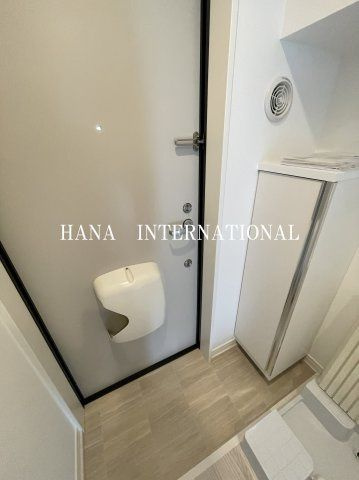アザーレ・キュリオス国立の玄関|反転タイプの参考写真