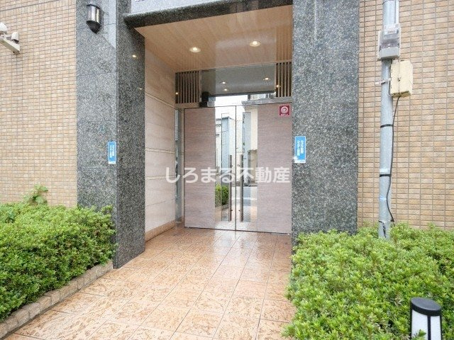 クレストコート難波サウスのエントランス