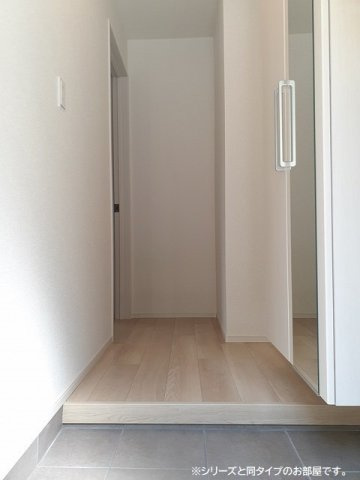 グレイスフル　キノミヤの玄関
