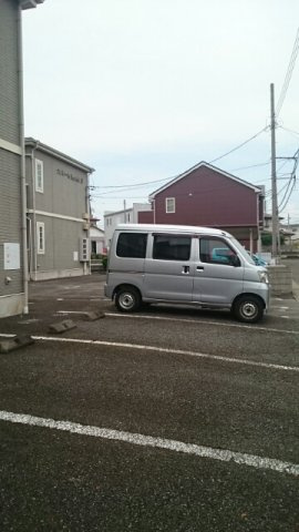 クレストールスズキＡの駐車場