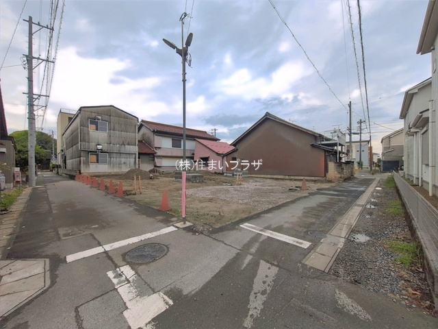 仲介手数料無料）一宮市小信中島第５・１号棟の前面道路含む現地写真