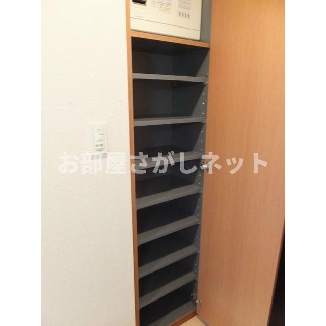 リリエンベルグ弐番館の玄関|下駄箱
