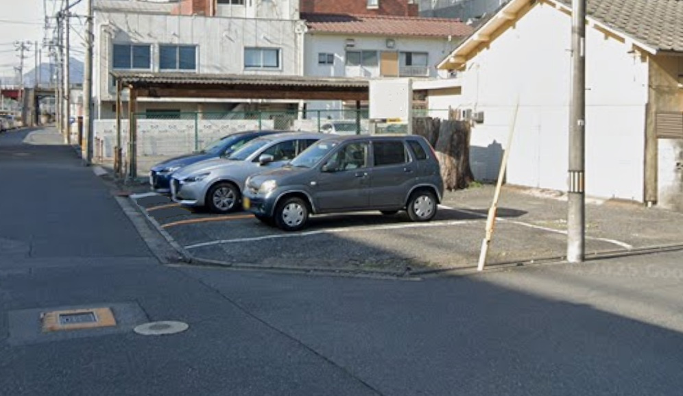 周南市糀町１丁目の駐車場