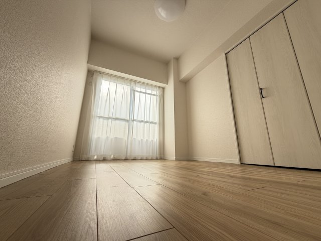 グリーンコーポ瑞穂の洋室|使い勝手のいい洋室です