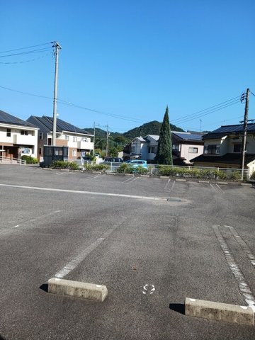 α　ＩＣＨＩＳＡＫＯ　Ｃの駐車場|駐車場完備です