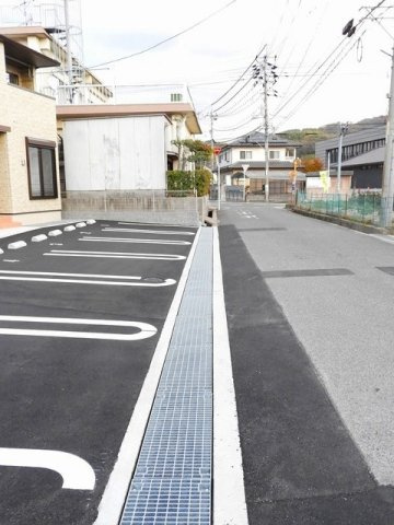 ヴィヴァーチェⅠの駐車場|駐車場完備です