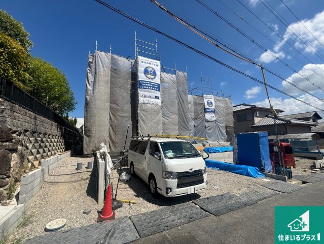 堺市南区若松台　新築一戸建ての外観|周辺は落ち着いた街並みの住宅地！子育てがしやすい住環境です！まだ未完成ですが、現地でしかわからない事もございます。是非一度ご覧ください。