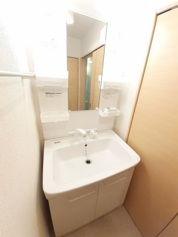 桜　Ａ・Ｈ　千代田　Ａの洗面所|脱衣スペースもあります