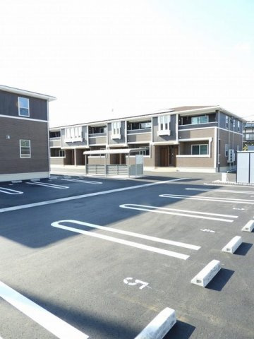 ウッドスプリング千代田Ａの駐車場|カースペースがあります