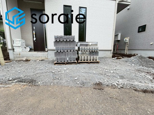 所沢市狭山ヶ丘33期　全2棟　新築戸建　ハートフルタウンの駐車場|令和8年6月9日撮影。