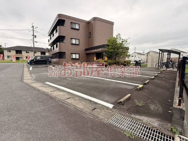 グリーン花水木Ⅲの駐車場|駐車場完備です