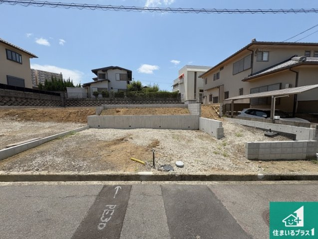 堺市南区若松台　新築一戸建ての外観|周辺は落ち着いた街並みの住宅地！子育てがしやすい住環境です！まだ未完成ですが、現地でしかわからない事もございます。是非一度ご覧ください。