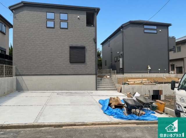 堺市南区若松台　新築一戸建ての外観|現在建築中！落ち着いた街並みで新生活を始めることが出来そう！周辺の物件も併せてご紹介させて頂きます！