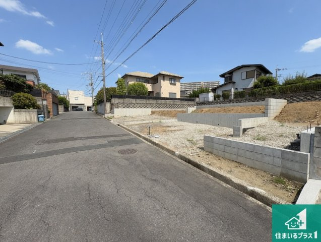 堺市南区若松台　新築一戸建ての前面道路含む現地写真|現在建築中！落ち着いた街並みで新生活を始めることが出来そう！周辺の物件も併せてご紹介させて頂きます！