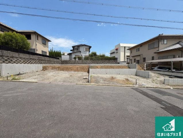 堺市南区若松台　新築一戸建ての外観|周辺は落ち着いた街並みの住宅地！子育てがしやすい住環境です！まだ未完成ですが、現地でしかわからない事もございます。是非一度ご覧ください。