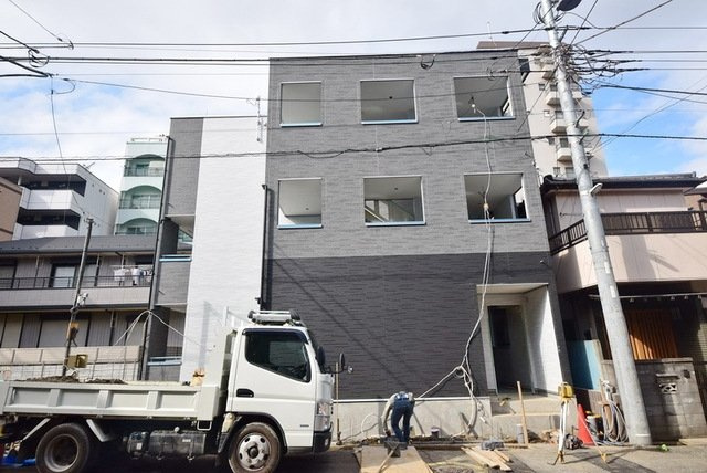 千葉市中央区本町３丁目のアパートの外観