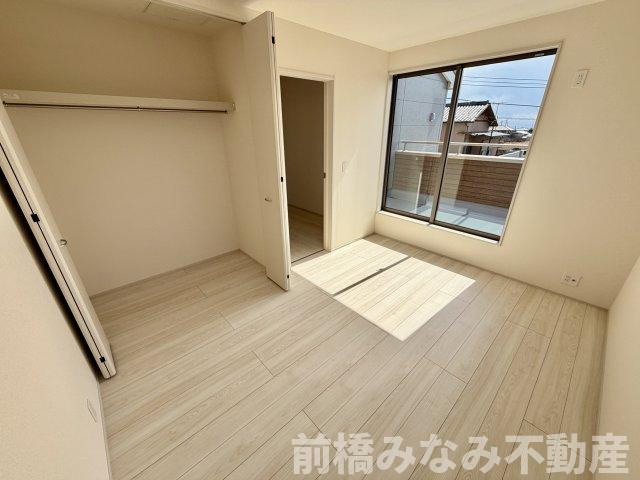 【新築】前橋市富士見町原之郷第９　限定１棟　リーブルガーデン　新築建売の洋室|広々とした洋室です