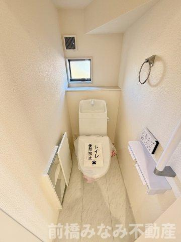 【新築】前橋市富士見町原之郷第９　限定１棟　リーブルガーデン　新築建売のトイレ|落ち着いた色調のトイレです