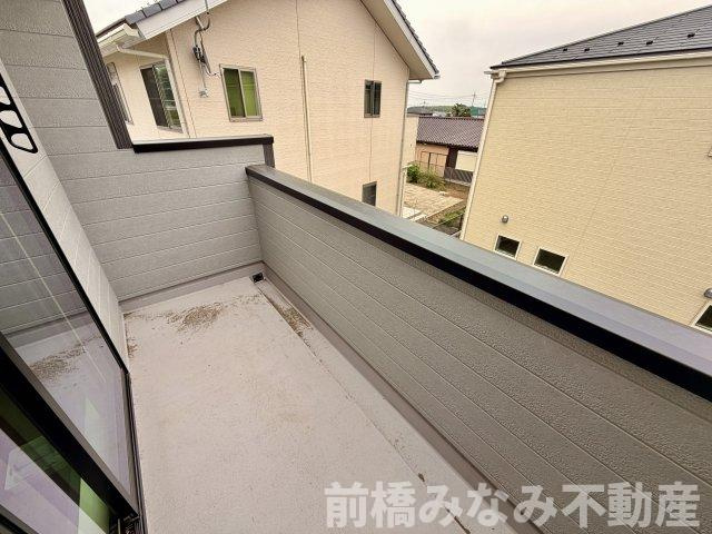 【新築】前橋市樋越町第4　３号棟(全６棟)　リーブルガーデン　新築建売分譲のバルコニー|バルコニー付きです