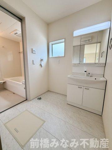 【新築】前橋市樋越町第4　２号棟(全６棟)　リーブルガーデン　新築建売分譲の独立洗面台|独立洗面化粧台が付いています
