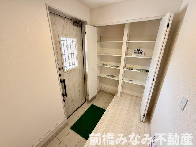 【新築】前橋市樋越町第4　２号棟(全６棟)　リーブルガーデン　新築建売分譲の玄関|玄関です