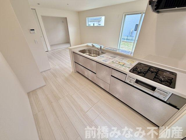 【新築】前橋市樋越町第4　２号棟(全６棟)　リーブルガーデン　新築建売分譲のキッチン|キッチンでお料理をお楽しみください