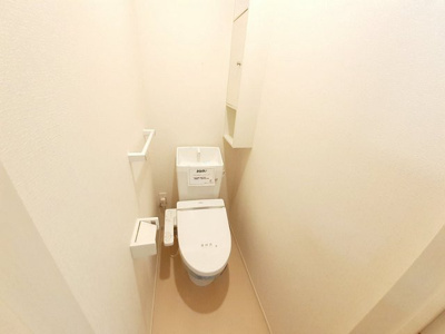 【トイレ】 | エクスクルーシブⅢ | 清潔感のあるトイレです