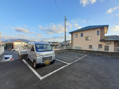 【駐車場】 | 平成ヒルズ | 駐車場があるので、車を買う予定の方も安心です