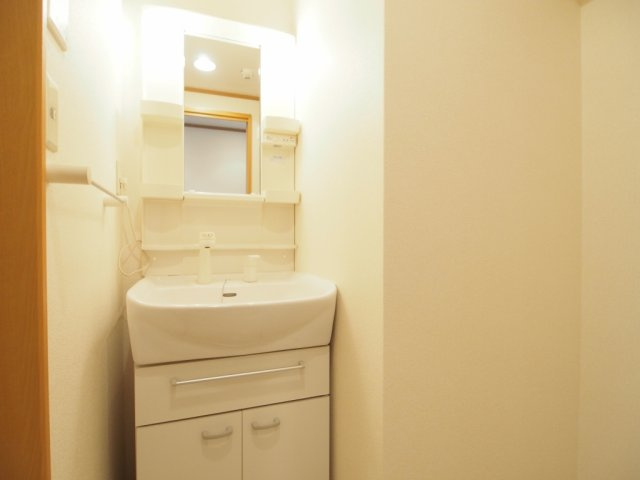 【洗面所】 | グランド・コスモ | ゆったりとスペースのある洗面所