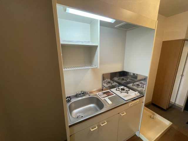 サニーハイツMAのキッチン|別部屋同一間取りのお写真となります。