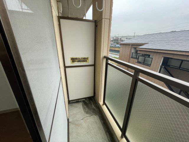 サニーハイツMAのバルコニー|別部屋同一間取りのお写真となります。