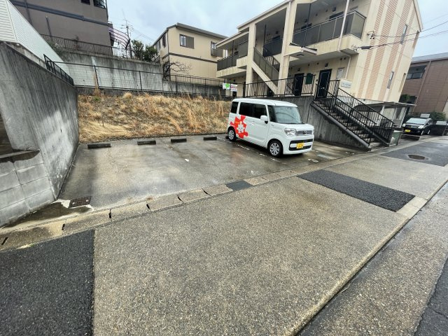サニーハイツMAの駐車場