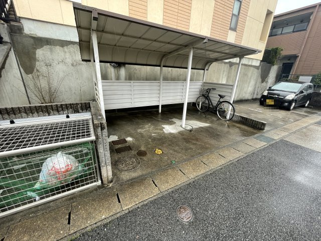 サニーハイツMAの駐車場