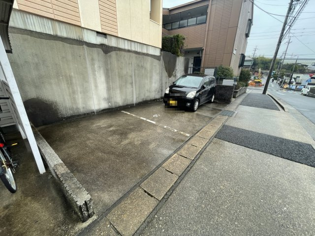 サニーハイツMAの駐車場