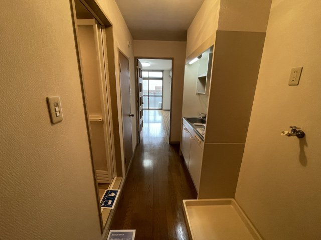 サニーハイツMAの玄関|別部屋同一間取りのお写真となります。