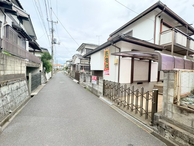 川越市霞ケ関北4丁目　建築条件なし売地　東武東上線『霞ヶ関駅』徒歩15分　【霞ヶ関北小学区】の前面道路含む現地写真