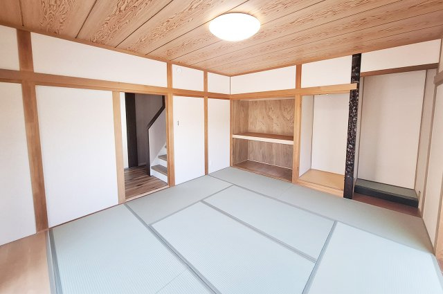 堺市東区野尻町の和室|和室：畳を新調、クロス・襖・障子を貼替えるなどリフォーム済み。