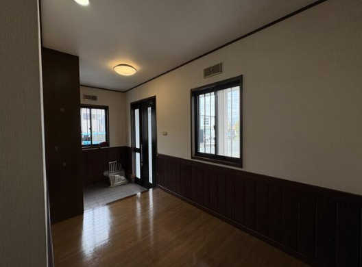 富士市今泉の中古一戸建の玄関