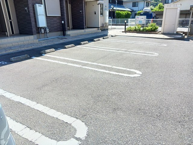 カルムメゾンⅡの駐車場