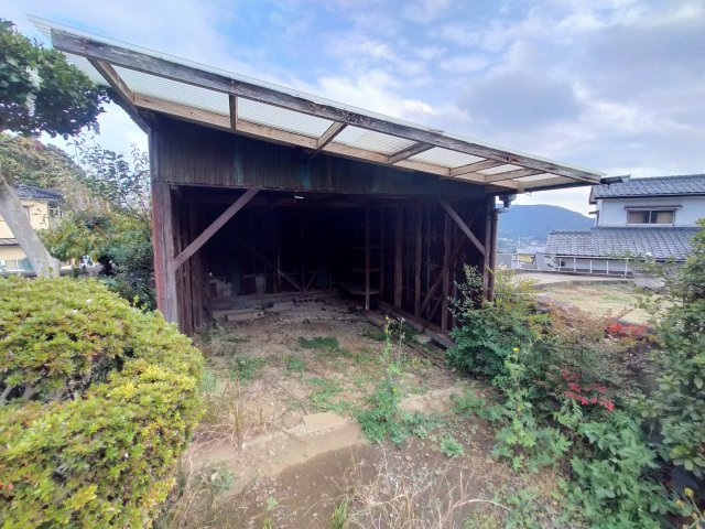 原分町一戸建の駐車場