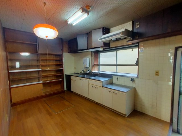 原分町一戸建のキッチン