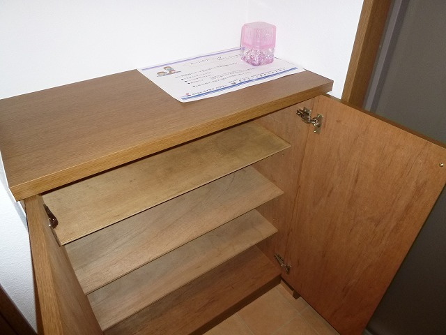 リベア前原の玄関