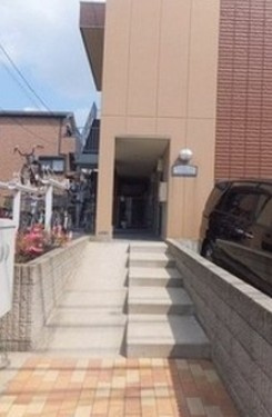市川市東大和田１丁目の賃貸マンションのエントランス