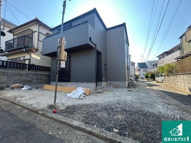 堺市東区日置荘西町　新築一戸建ての外観|現在建築中！落ち着いた街並みで新生活を始めることが出来そう！周辺の物件も併せてご紹介させて頂きます！