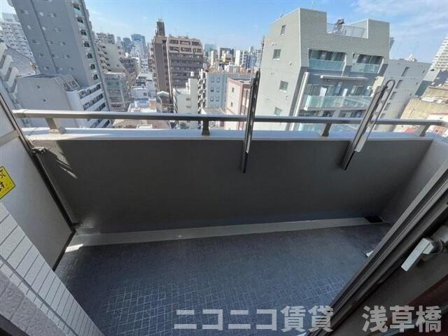 日神デュオステージ浅草のバルコニー
