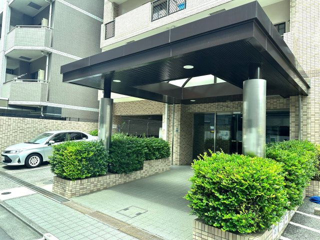 サンレイ浅草～バルコニーからスカイツリー・隅田川花火大会を望めますのエントランス
