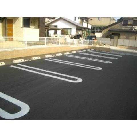 グリーンシティ竜美Eの駐車場
