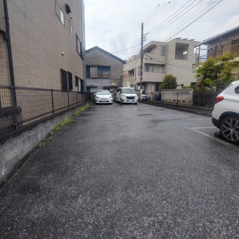 第1榎本パーキングの外観