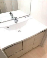 レグノグランデ一番町タワーの独立洗面台